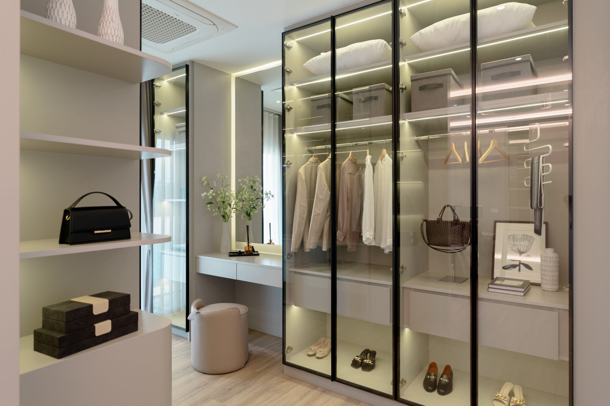 เหตุผลที่ Walk-in Closet คือ Must-Have ในบ้านหรู The Pavilion ปิ่นเกล้า ...